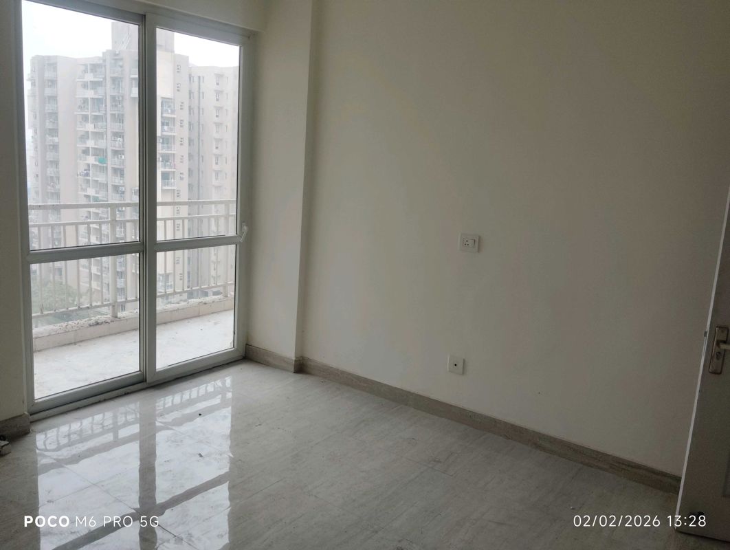 3.5 BHK + Pooja Room,Servant Room Apartment For Sale in BPTP Spacio