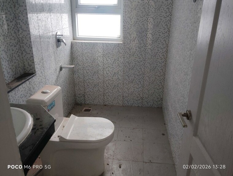Bathroom, bptp-spacio 3.5 Bedroom 1320 Sq.Ft. Apartment In Sector 37d Gurgaon 10046083