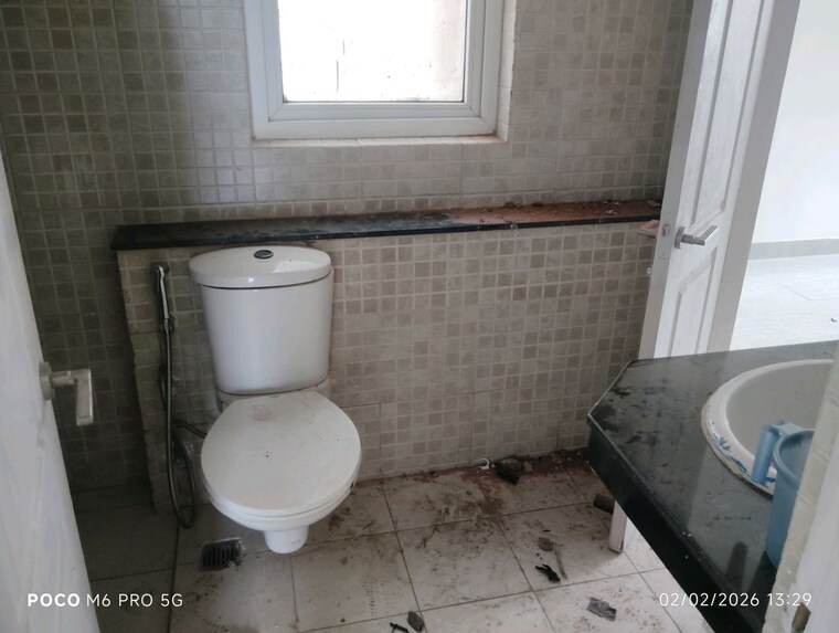 Bathroom, bptp-spacio 3.5 Bedroom 1320 Sq.Ft. Apartment In Sector 37d Gurgaon 10046083