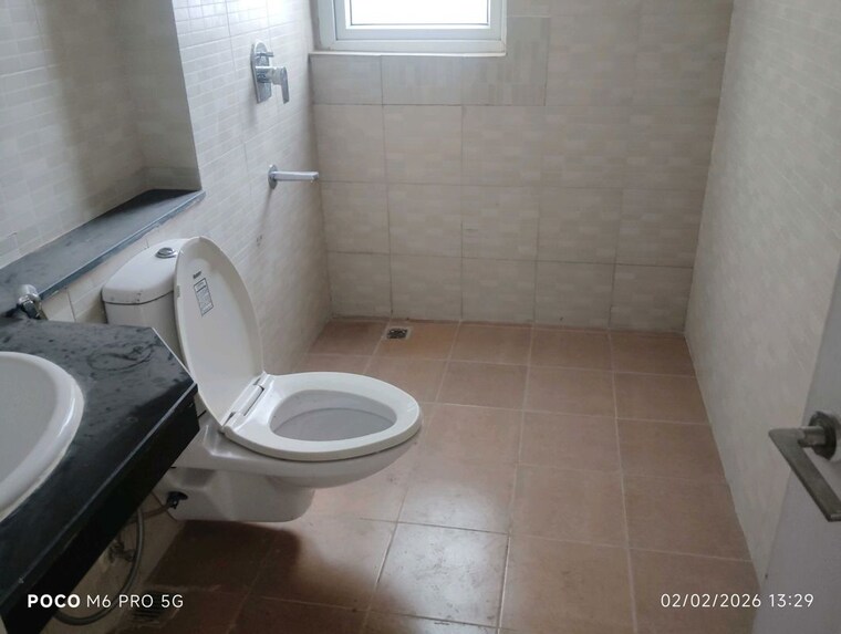 Bathroom, bptp-spacio 3.5 Bedroom 1320 Sq.Ft. Apartment In Sector 37d Gurgaon 10046083