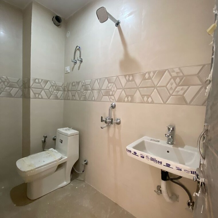 Bathroom, chattarpur 2 Bedroom 750 Sq.Ft. Builder Floor In Chattarpur Delhi 10046201
