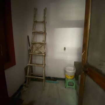 Room in 2 BHK Builder Floor at Chattarpur – for Rent