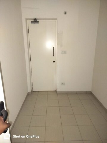 Room in 3 BHK Apartment at Sobha Nesara, Kothrud – for Rent