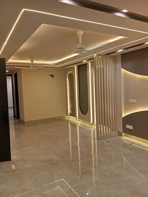 Building Lobby in 3 BHK Apartment at Smart World Orchard, Sector 61 – for Rent