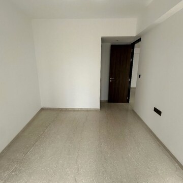 Room in 2 BHK Apartment at Lodha Parkside, Kamala Mill – for Rent