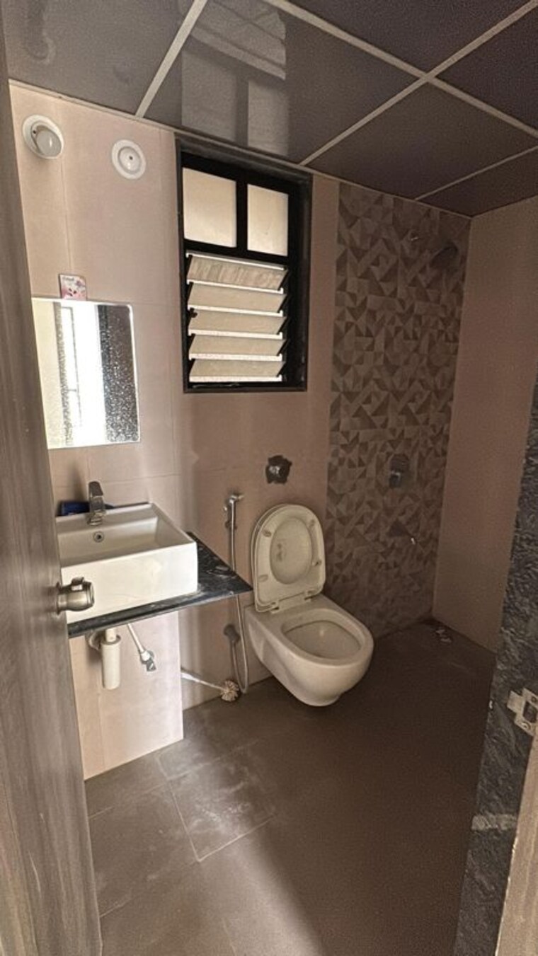 Bathroom, kohinoor-coral-phase-3 2 Bedroom 884 Sq.Ft. Apartment In Hinjewadi Pune 10046391