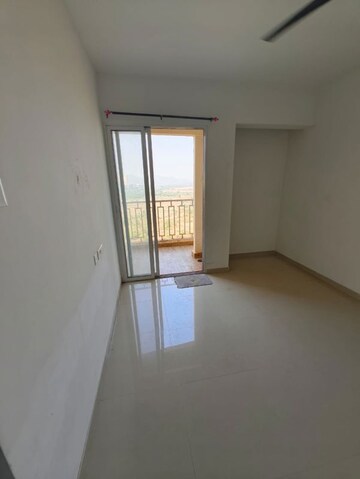 Room in 2 BHK Apartment at Puraniks City Reserva, Ghodbunder Road – for Rent