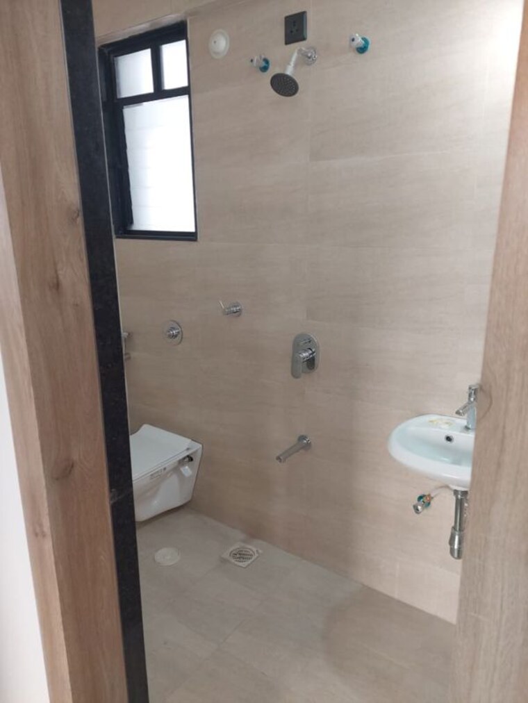 Bathroom, unique-youtopia 1 Bedroom 750 Sq.Ft. Apartment In Kharadi Pune 10046509