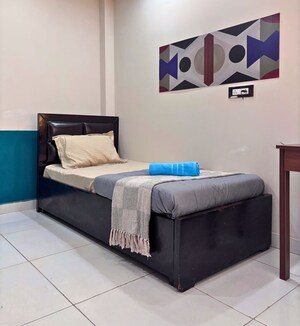 Bedroom in  Pg at Vijay Nagar – for Rent