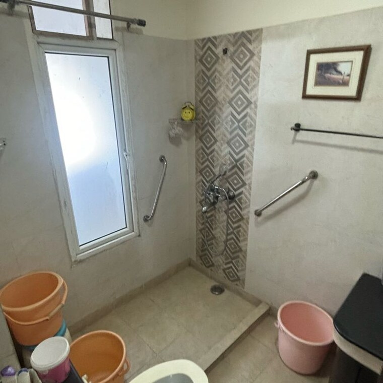 Bathroom, rwa-apartments-sector-61 3 Bedroom 250 Sq.Ft. Builder Floor In Sector 61 Noida 10046561