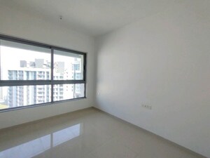 Room in 2 BHK Apartment at Kalpataru Immensa, Kolshet Road – for Rent