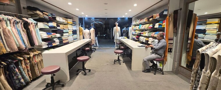 Team Area, juhu Commercial Shop 850 Sq.Ft. In Juhu Mumbai 10036840