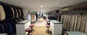 Team Area in  Shop at Juhu – for Rent