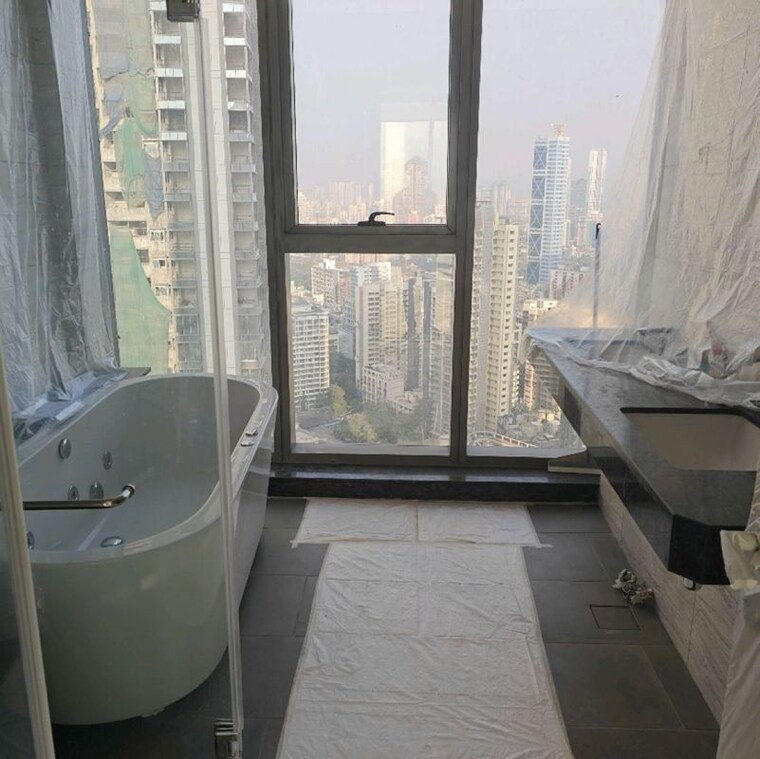 Team Area, rustomjee-crown 5 Bedroom 2550 Sq.Ft. Apartment In Gokhale Road Mumbai 10046673