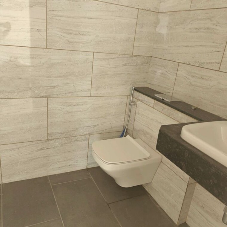 Bathroom, rustomjee-crown 5 Bedroom 2550 Sq.Ft. Apartment In Gokhale Road Mumbai 10046673