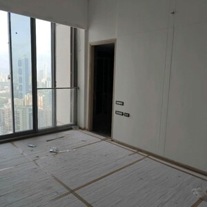 Room in 5 BHK Apartment at Rustomjee Crown, Gokhale Road – for Rent