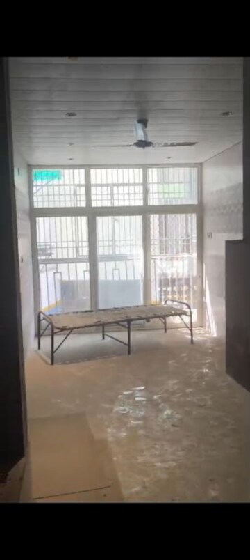 Room in 3 BHK Apartment at Proview Officer City, Raj Nagar Extension – for Rent