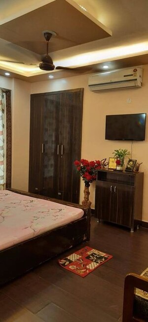 Bedroom in 4 BHK Independent House at Balmiki Kunj, Patel Nagar – for Sale