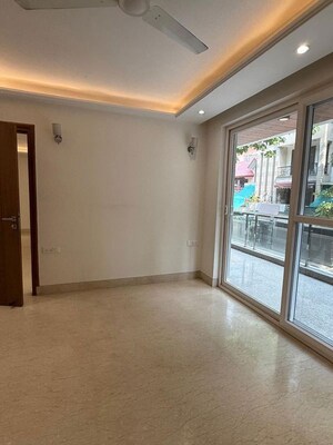 Room in 3 BHK Apartment at Sector 4 Dwarka – for Rent