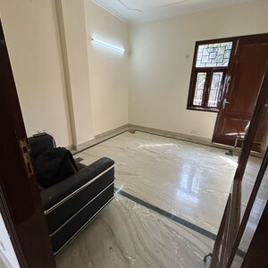 Bedroom in 3 BHK Builder Floor at South Extension ii – for Sale