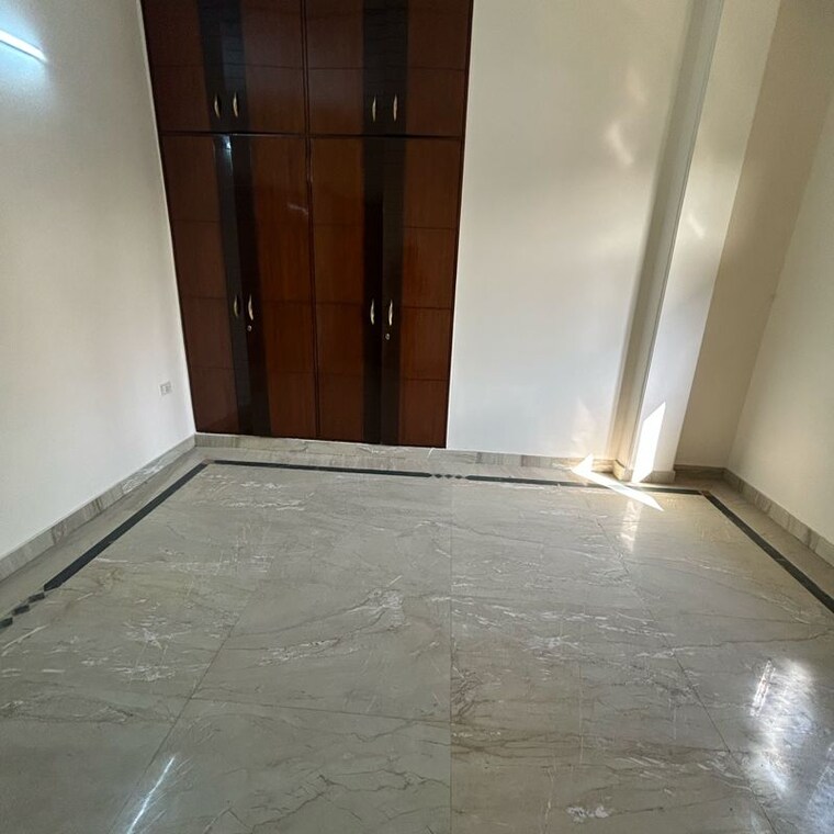 Room, south extension ii 3 Bedroom 2350 Sq.Ft. Builder Floor In South Extension ii Delhi 10046743