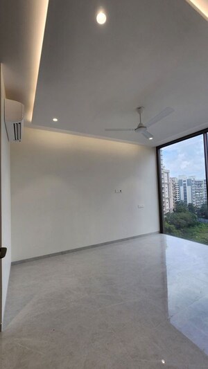 Room in 2 BHK Apartment at One Meraki, Chembur – for Rent