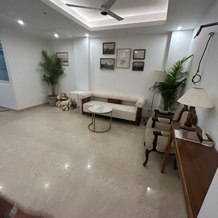 Team Area, south extension i 4 Bedroom 1800 Sq.Ft. Builder Floor In South Extension I Delhi 10046944