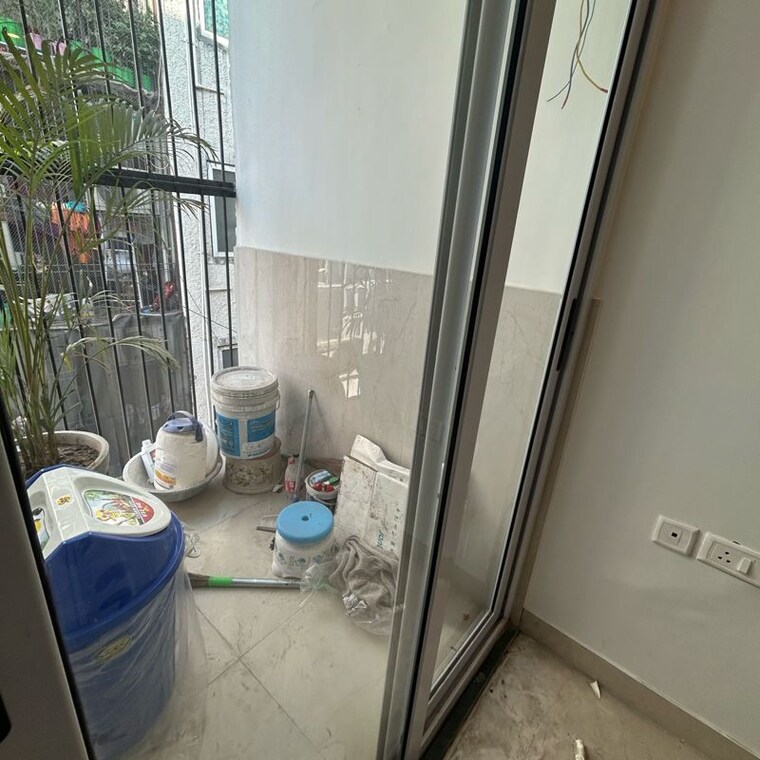 Balcony, south extension i 4 Bedroom 1800 Sq.Ft. Builder Floor In South Extension I Delhi 10046944