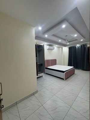 Bedroom in 3 BHK Builder Floor at Sector 38 – for Rent