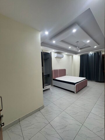Bedroom in 3 BHK Builder Floor at Sector 38 – for Rent