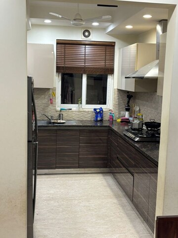 Building Lobby in 4 BHK Apartment at Ansal Sushant Floors, Sushant Lok ii – for Sale