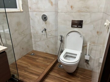Bathroom in 4 BHK Apartment at Ansal Sushant Floors, Sushant Lok ii – for Sale