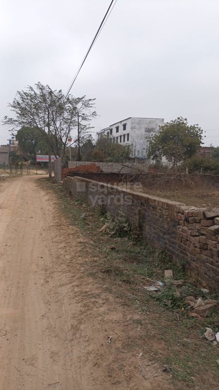 Plot For Sale in Chowk