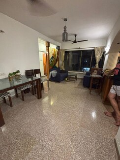 2 BHK + Pooja Room Apartment For Rent in Bandra West
