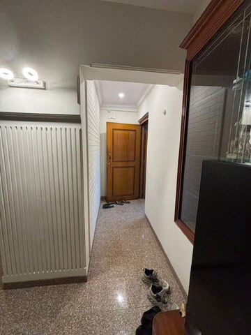  2 BHK Apartment at Bandra West – for Rent