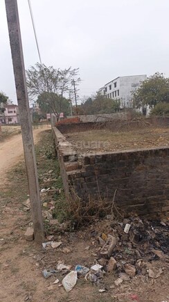 Plot For Sale in Chowk