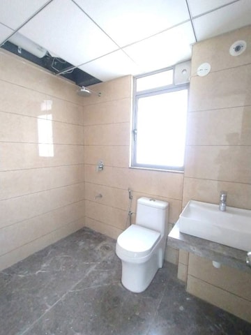 Bathroom in 2 BHK Apartment at Kalpataru Immensa, Kolshet Road – for Sale