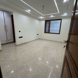 Room in 3 BHK Builder Floor at South Extension I – for Sale