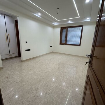 Room in 3 BHK Builder Floor at South Extension I – for Sale