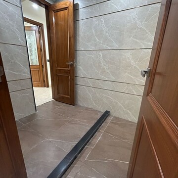 Balcony in 3 BHK Builder Floor at South Extension I – for Sale