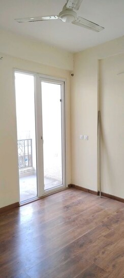 2.5 BHK + Store Room Apartment For Sale in Signature Global Park