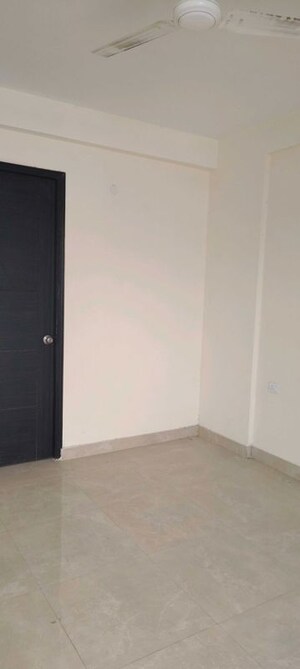 Room in 2.5 BHK Apartment at Signature Global Park, Sohna Sector 36 – for Sale