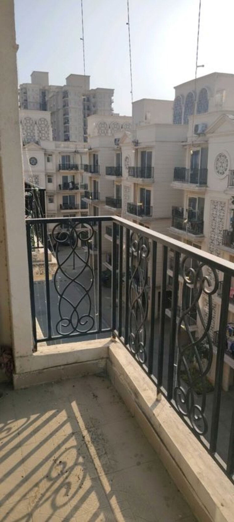 Balcony, signature-global-park 2.5 Bedroom 745 Sq.Ft. Apartment In Sohna Sector 36 Gurgaon 10047023