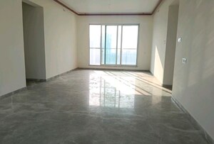 Room in 4 BHK Apartment at Lodha Sterling, Kolshet Road – for Sale