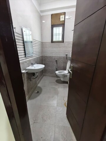 Bathroom in 3 BHK Builder Floor at Sector 14 – for Rent