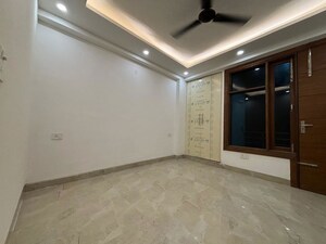 Room in 2 BHK Builder Floor at Saket – for Rent