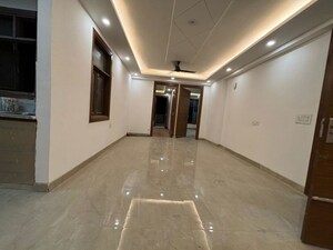 Room in 2 BHK Builder Floor at Saket – for Rent