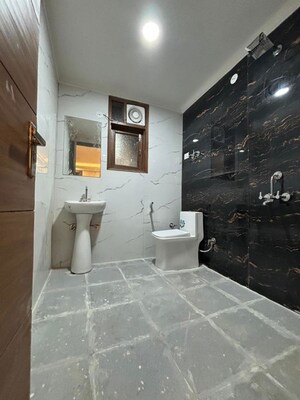 Master Bedroom in 2 BHK Builder Floor at Saket – for Rent