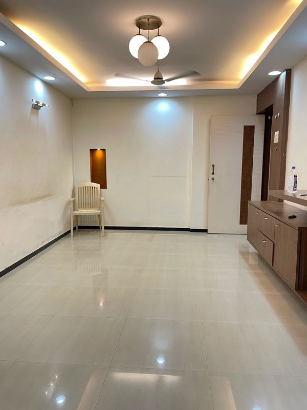2 BHK Apartment For Rent in Green Meadows Bluilding 2 Chs Ltd