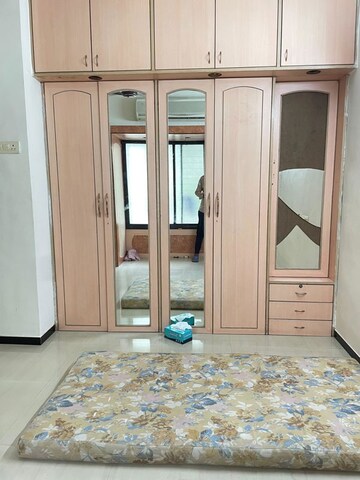 Building Lobby in 2 BHK Apartment at Green Meadows Bluilding 2 Chs Ltd, Kandivali East – for Rent